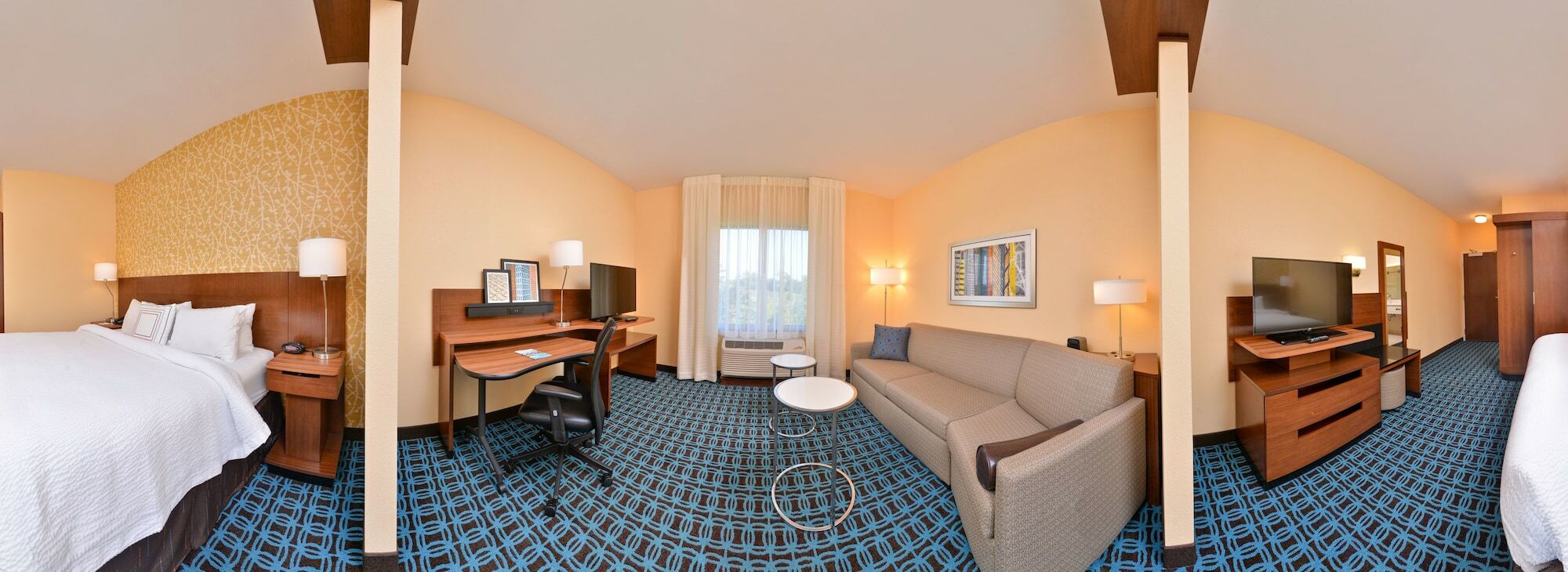Hotel Fairfield & By Marriott 3*